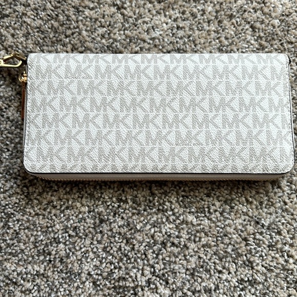 Michael Kors wallet - Picture 2 of 4